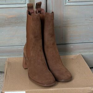 Steve Madden Chestnut Suede Boots